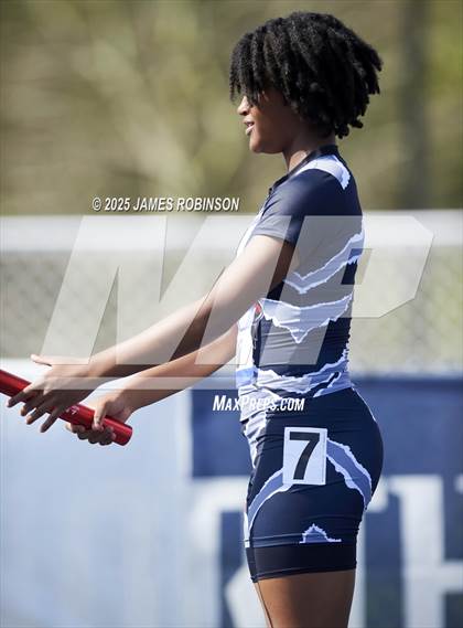 Thumbnail 3 in Bob Hayes Invitational (4x100m) photogallery.