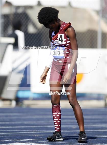 Thumbnail 1 in Bob Hayes Invitational (4x100m) photogallery.