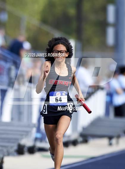 Thumbnail 2 in Bob Hayes Invitational (4x100m) photogallery.