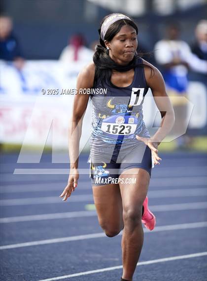 Thumbnail 3 in Bob Hayes Invitational (4x100m) photogallery.