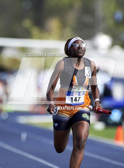 Thumbnail 3 in Bob Hayes Invitational (4x100m) photogallery.