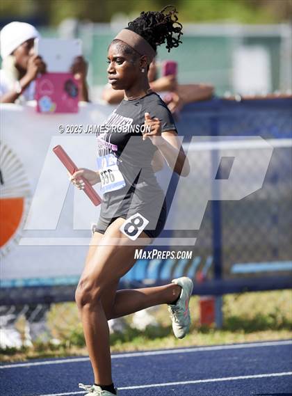 Thumbnail 3 in Bob Hayes Invitational (4x100m) photogallery.
