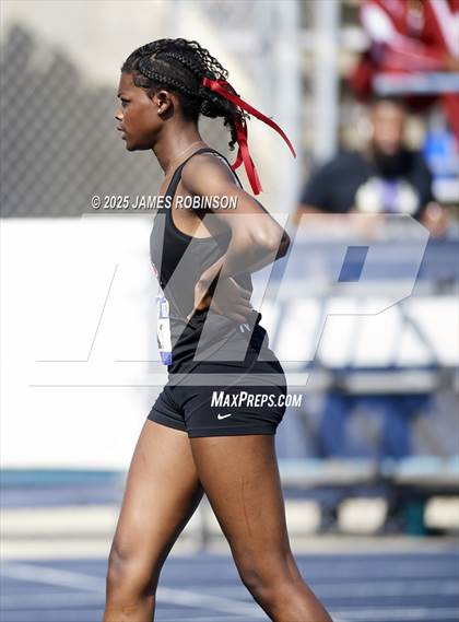 Thumbnail 3 in Bob Hayes Invitational (4x100m) photogallery.