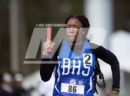 Thumbnail 2 in Bob Hayes Invitational (4x100m) photogallery.