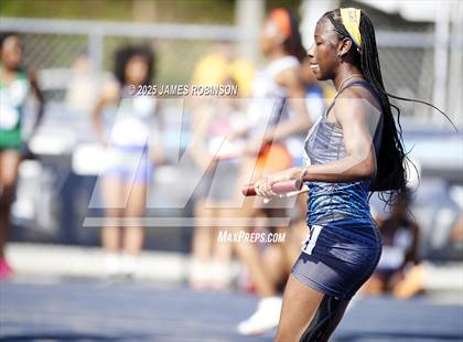Thumbnail 3 in Bob Hayes Invitational (4x100m) photogallery.