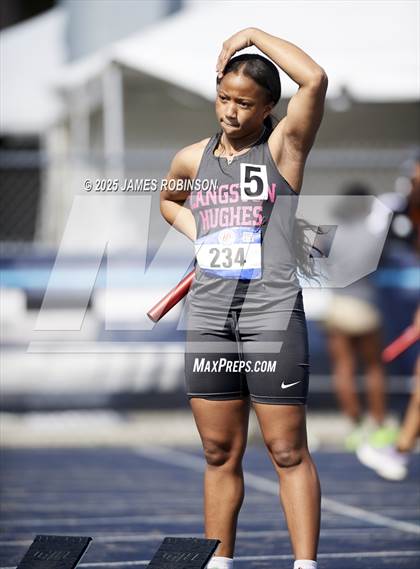 Thumbnail 3 in Bob Hayes Invitational (4x100m) photogallery.