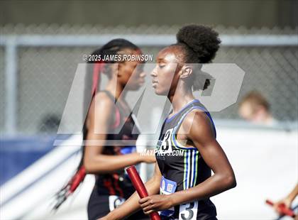 Thumbnail 1 in Bob Hayes Invitational (4x100m) photogallery.