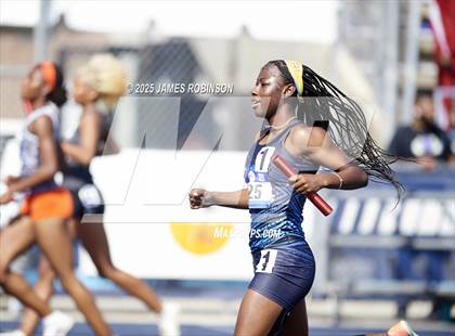 Thumbnail 1 in Bob Hayes Invitational (4x100m) photogallery.