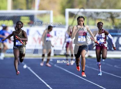 Thumbnail 1 in Bob Hayes Invitational (4x100m) photogallery.