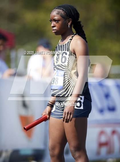 Thumbnail 1 in Bob Hayes Invitational (4x100m) photogallery.