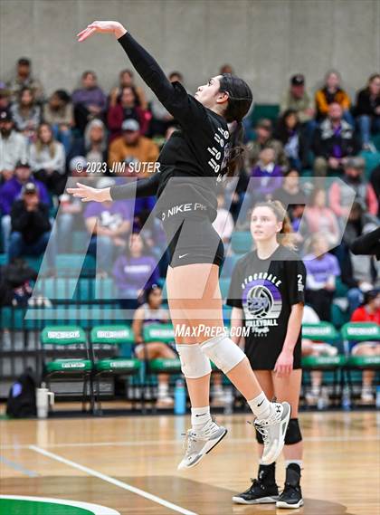 Thumbnail 1 in Schulenburg vs Stockdale  (UIL 2A Region IV Semifinal) photogallery.