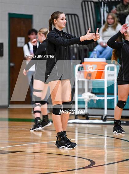 Thumbnail 2 in Schulenburg vs Stockdale  (UIL 2A Region IV Semifinal) photogallery.