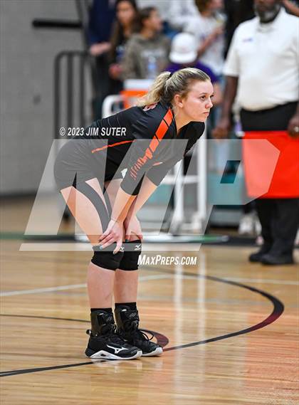 Thumbnail 3 in Schulenburg vs Stockdale  (UIL 2A Region IV Semifinal) photogallery.