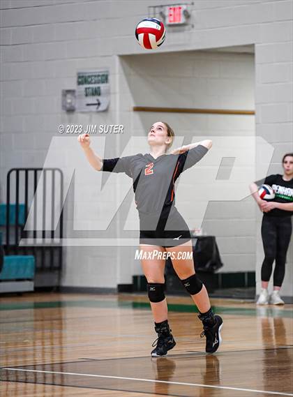 Thumbnail 2 in Schulenburg vs Stockdale  (UIL 2A Region IV Semifinal) photogallery.