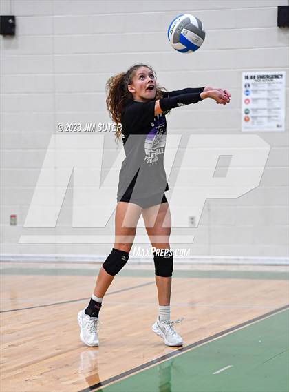 Thumbnail 3 in Schulenburg vs Stockdale  (UIL 2A Region IV Semifinal) photogallery.