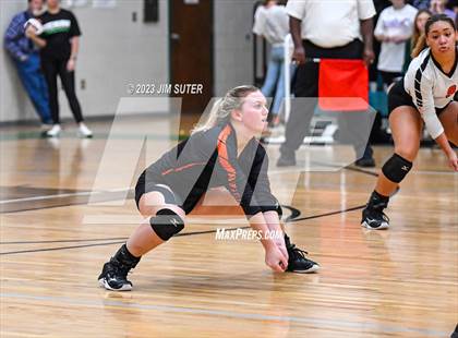 Thumbnail 1 in Schulenburg vs Stockdale  (UIL 2A Region IV Semifinal) photogallery.