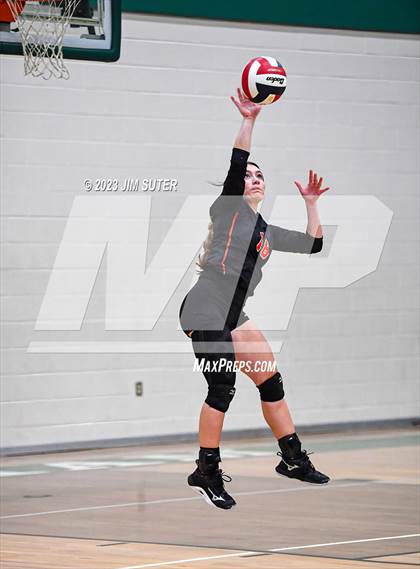 Thumbnail 3 in Schulenburg vs Stockdale  (UIL 2A Region IV Semifinal) photogallery.