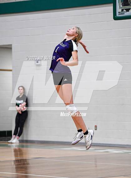 Thumbnail 1 in Schulenburg vs Stockdale  (UIL 2A Region IV Semifinal) photogallery.