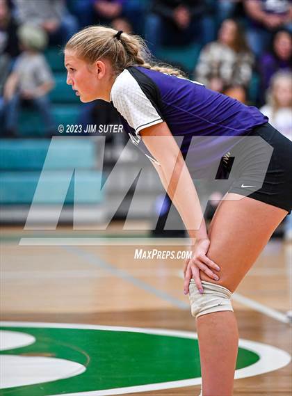 Thumbnail 3 in Schulenburg vs Stockdale  (UIL 2A Region IV Semifinal) photogallery.