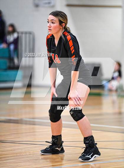 Thumbnail 3 in Schulenburg vs Stockdale  (UIL 2A Region IV Semifinal) photogallery.