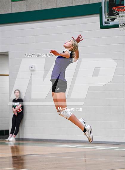 Thumbnail 2 in Schulenburg vs Stockdale  (UIL 2A Region IV Semifinal) photogallery.