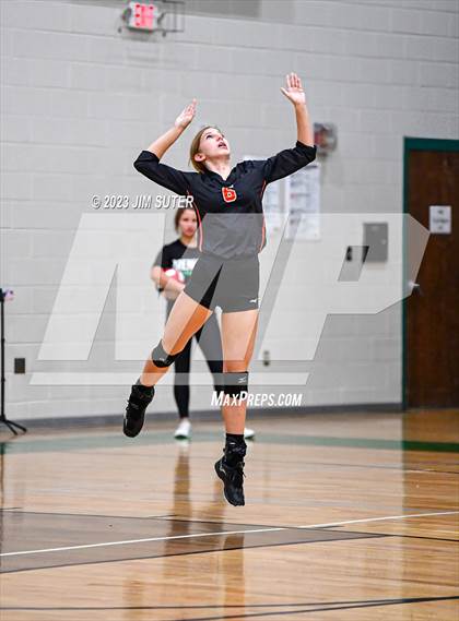 Thumbnail 3 in Schulenburg vs Stockdale  (UIL 2A Region IV Semifinal) photogallery.