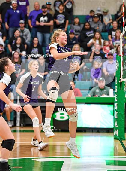 Thumbnail 2 in Schulenburg vs Stockdale  (UIL 2A Region IV Semifinal) photogallery.
