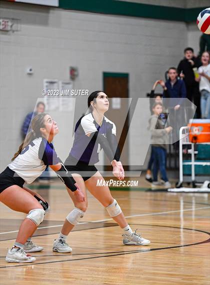 Thumbnail 1 in Schulenburg vs Stockdale  (UIL 2A Region IV Semifinal) photogallery.