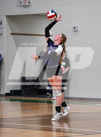 Thumbnail 2 in Schulenburg vs Stockdale  (UIL 2A Region IV Semifinal) photogallery.