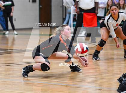 Thumbnail 2 in Schulenburg vs Stockdale  (UIL 2A Region IV Semifinal) photogallery.