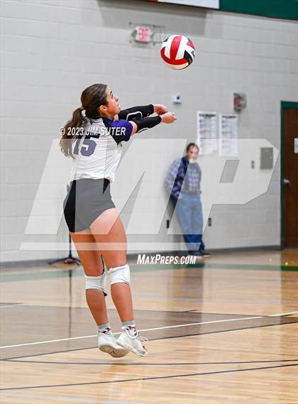 Thumbnail 1 in Schulenburg vs Stockdale  (UIL 2A Region IV Semifinal) photogallery.