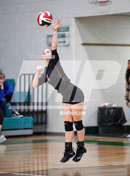 Thumbnail 3 in Schulenburg vs Stockdale  (UIL 2A Region IV Semifinal) photogallery.