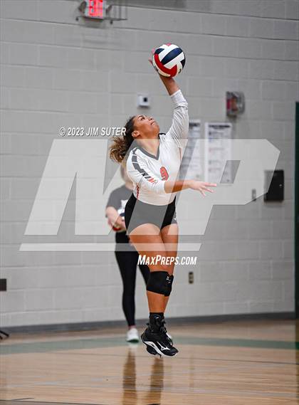 Thumbnail 1 in Schulenburg vs Stockdale  (UIL 2A Region IV Semifinal) photogallery.