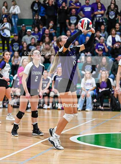 Thumbnail 3 in Schulenburg vs Stockdale  (UIL 2A Region IV Semifinal) photogallery.