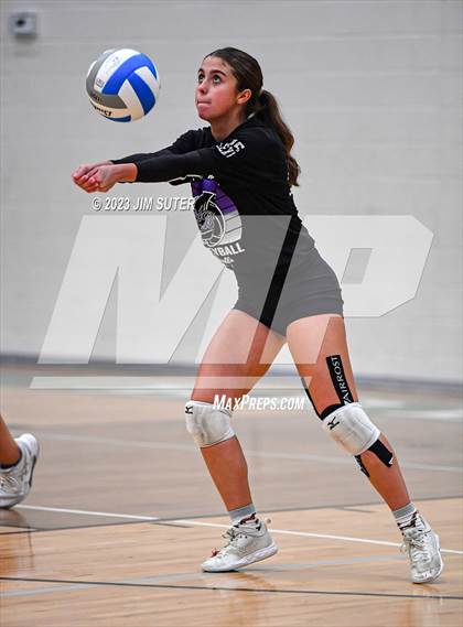 Thumbnail 3 in Schulenburg vs Stockdale  (UIL 2A Region IV Semifinal) photogallery.