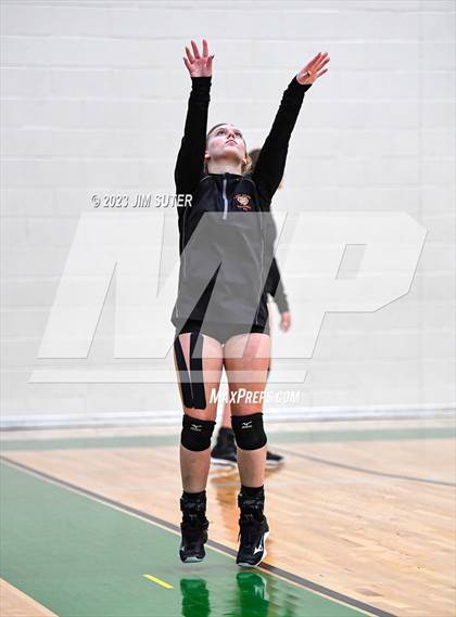 Thumbnail 1 in Schulenburg vs Stockdale  (UIL 2A Region IV Semifinal) photogallery.