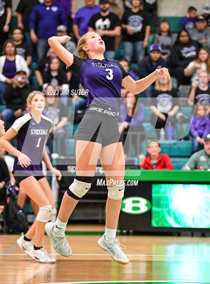 Thumbnail 2 in Schulenburg vs Stockdale  (UIL 2A Region IV Semifinal) photogallery.