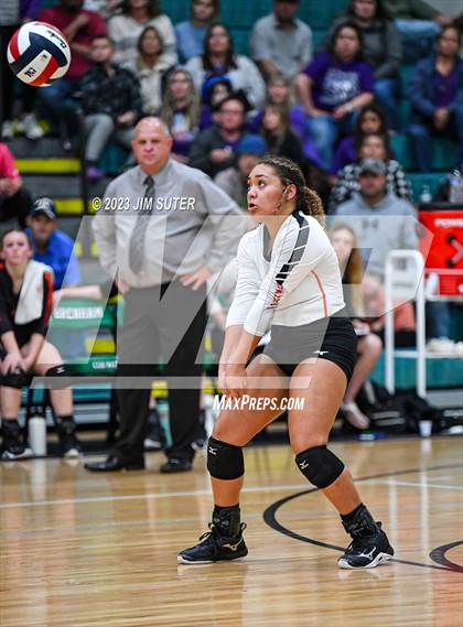 Thumbnail 1 in Schulenburg vs Stockdale  (UIL 2A Region IV Semifinal) photogallery.