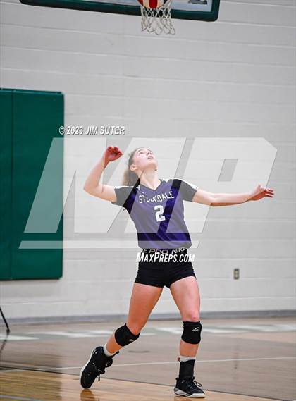 Thumbnail 2 in Schulenburg vs Stockdale  (UIL 2A Region IV Semifinal) photogallery.