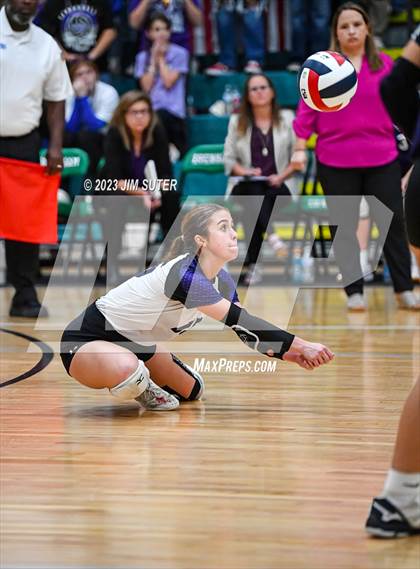 Thumbnail 2 in Schulenburg vs Stockdale  (UIL 2A Region IV Semifinal) photogallery.