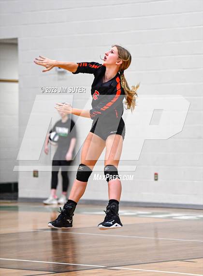 Thumbnail 2 in Schulenburg vs Stockdale  (UIL 2A Region IV Semifinal) photogallery.