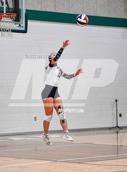 Thumbnail 3 in Schulenburg vs Stockdale  (UIL 2A Region IV Semifinal) photogallery.