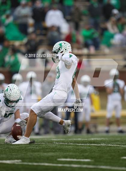 Thumbnail 1 in Lathrop vs. Blair Oaks (MSHSAA Class 2 Show-Me Bowl) photogallery.