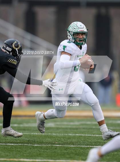 Thumbnail 2 in Lathrop vs. Blair Oaks (MSHSAA Class 2 Show-Me Bowl) photogallery.