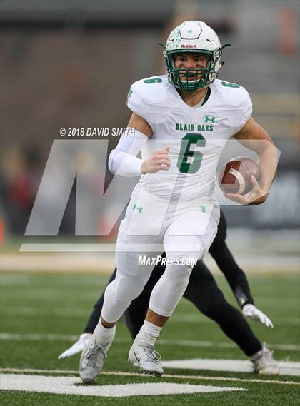 Thumbnail 3 in Lathrop vs. Blair Oaks (MSHSAA Class 2 Show-Me Bowl) photogallery.