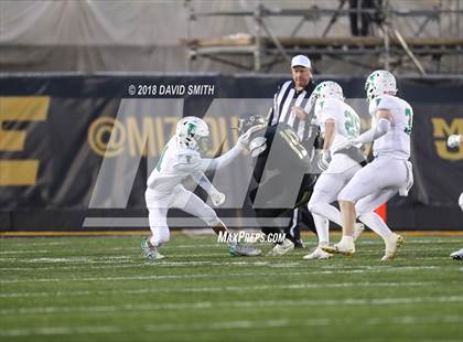 Thumbnail 1 in Lathrop vs. Blair Oaks (MSHSAA Class 2 Show-Me Bowl) photogallery.