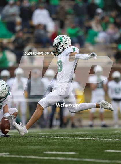 Thumbnail 3 in Lathrop vs. Blair Oaks (MSHSAA Class 2 Show-Me Bowl) photogallery.