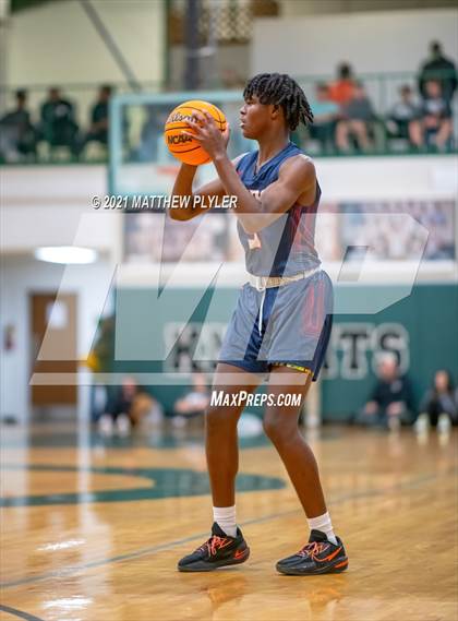 Thumbnail 3 in Wayne Country Day vs Greenfield (Greenfield Christmas Tournament) photogallery.