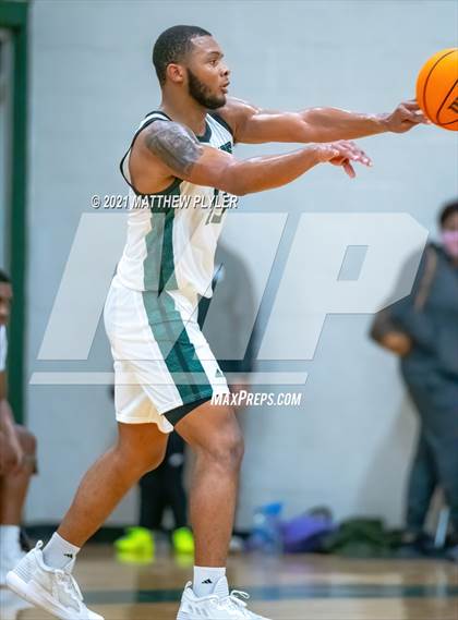 Thumbnail 3 in Wayne Country Day vs Greenfield (Greenfield Christmas Tournament) photogallery.