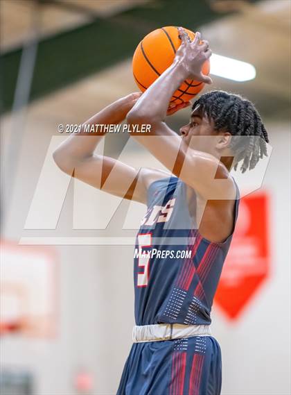 Thumbnail 2 in Wayne Country Day vs Greenfield (Greenfield Christmas Tournament) photogallery.